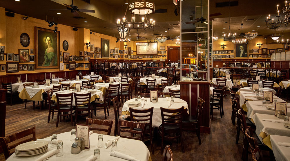 carmines-times-square-diningroom-shot-2