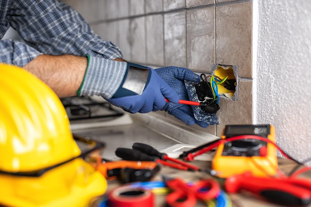 electrical-outlet-repair